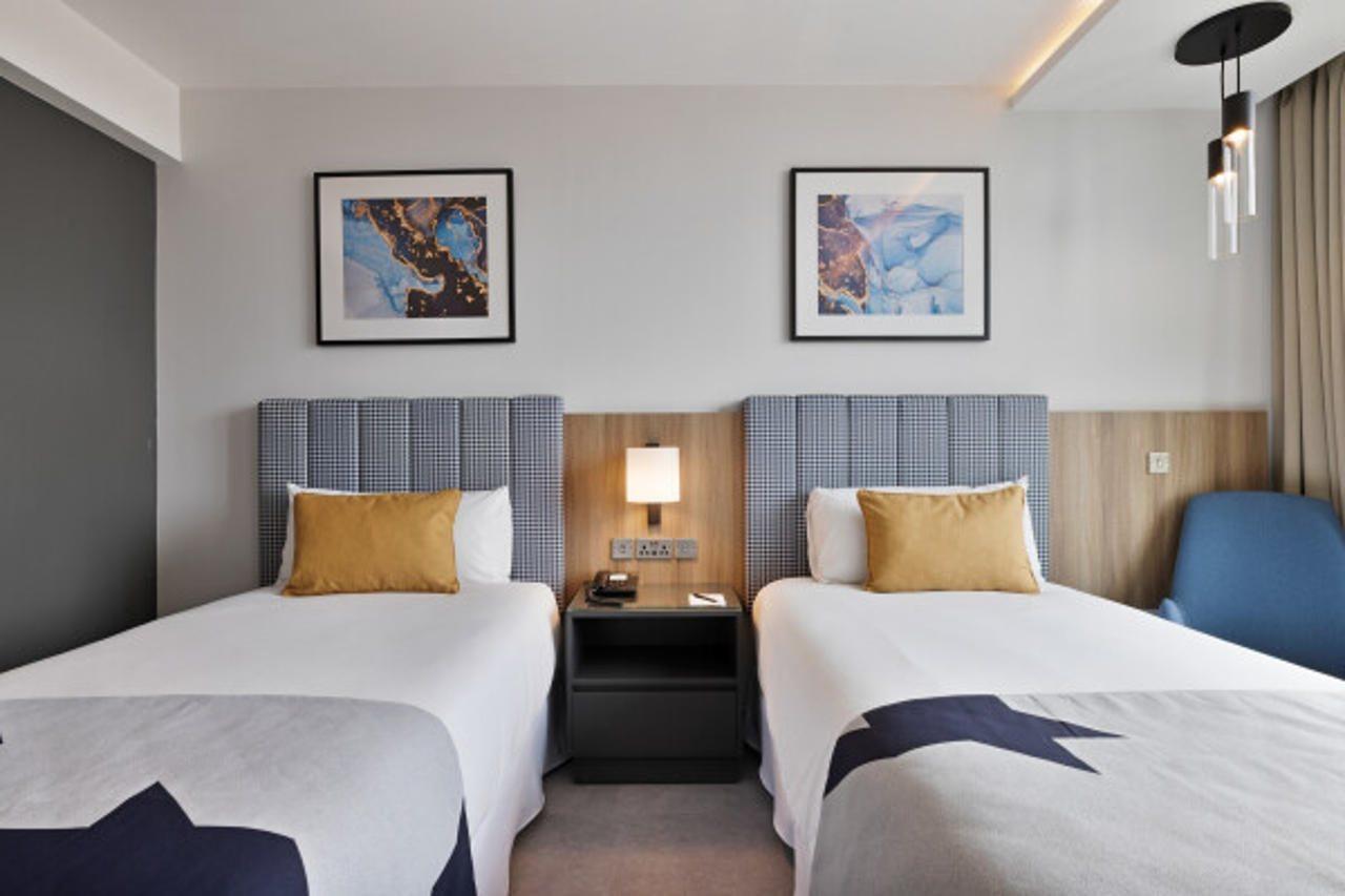 Отель Riu Plaza London Victoria Экстерьер фото