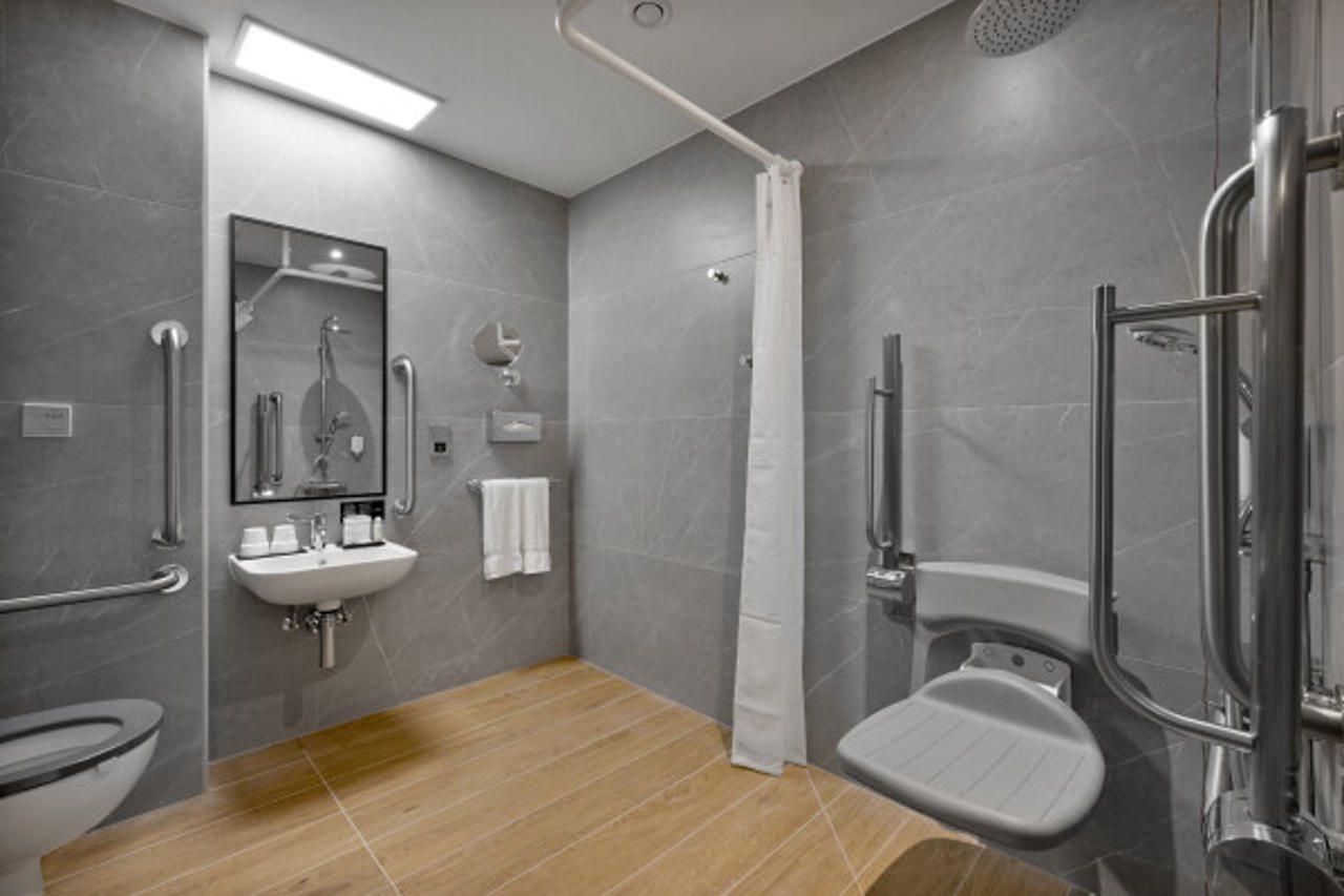 Отель Riu Plaza London Victoria Экстерьер фото