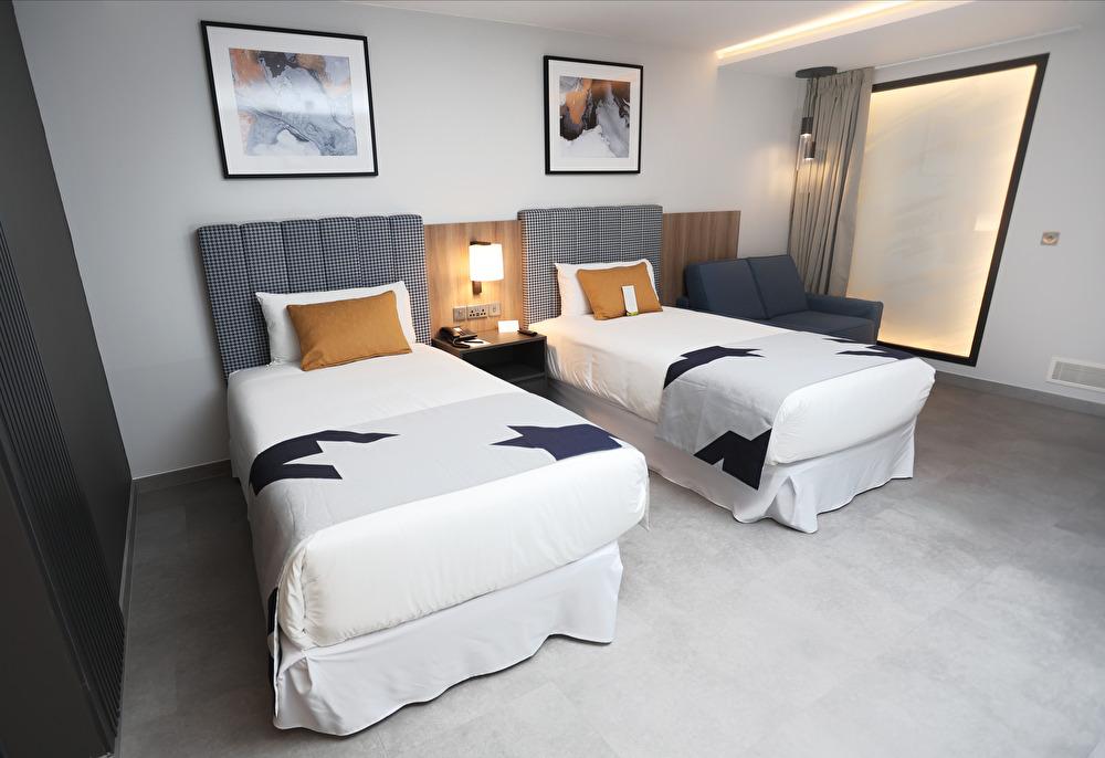 Отель Riu Plaza London Victoria Экстерьер фото