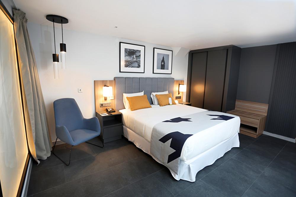 Отель Riu Plaza London Victoria Экстерьер фото